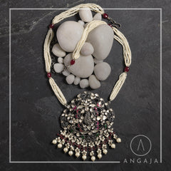 Kundan Pendant in Pearls Silver Necklace